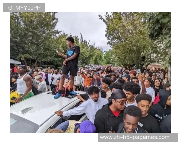 小牛队与火箭队激战正酣NBA赛场精彩对决引发球迷热议 小牛队与火箭队激战正酣NBA赛场精彩对决引发球迷热议